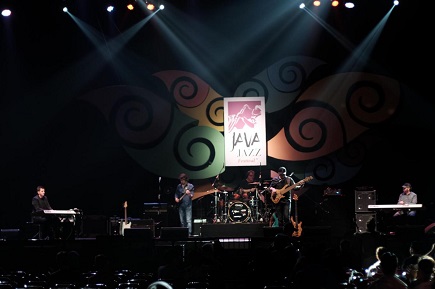 Pentas Penghormatan untuk Al Jarreau di JJF 2017